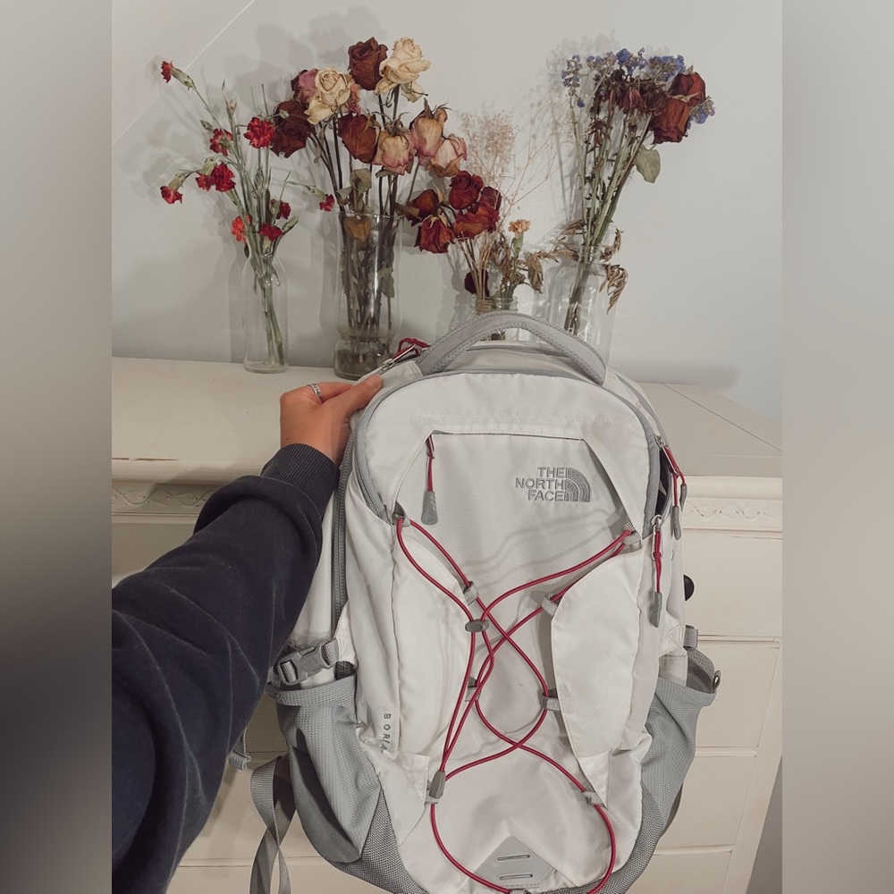 Northface Borealis white/plum women’s backpack